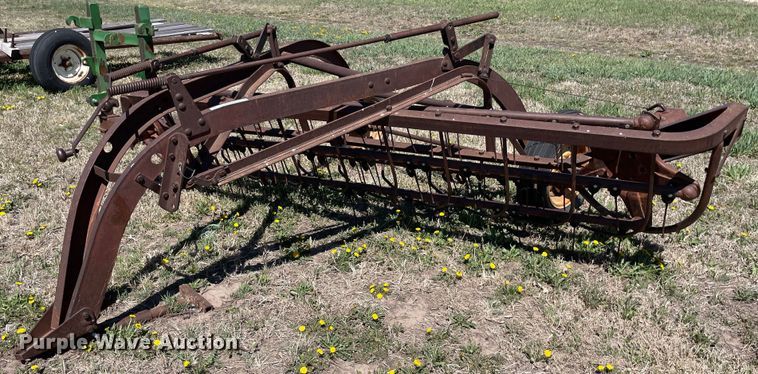 New Holland 55  hay rake - MS9564