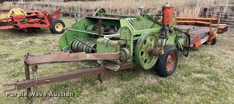 John Deere 14T  small square baler - MS9680
