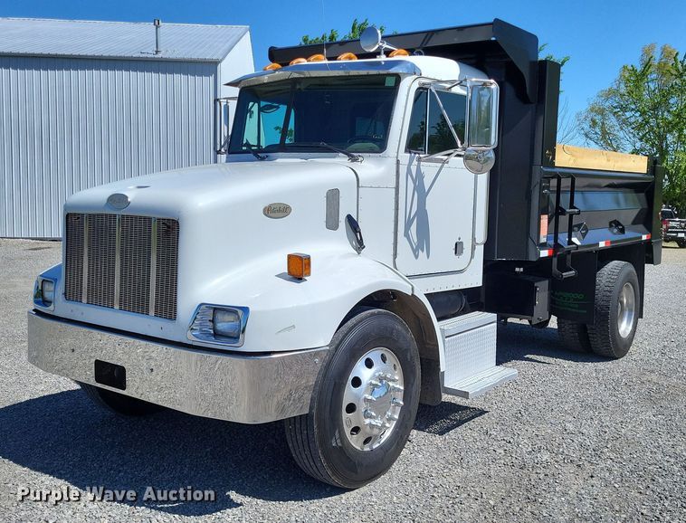 2000 Peterbilt 330  dump truck - LR9226