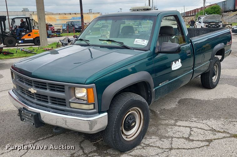1997 Chevrolet K2500  pickup truck - DC6138