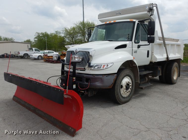2005 International 4400  dump truck - DK1792