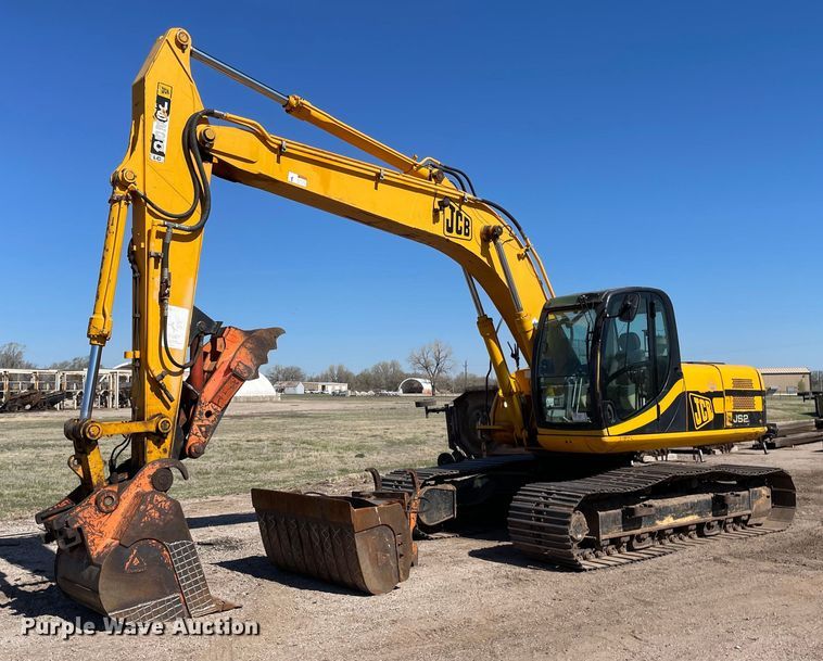 2004 JCB JS220  excavator - DK7372