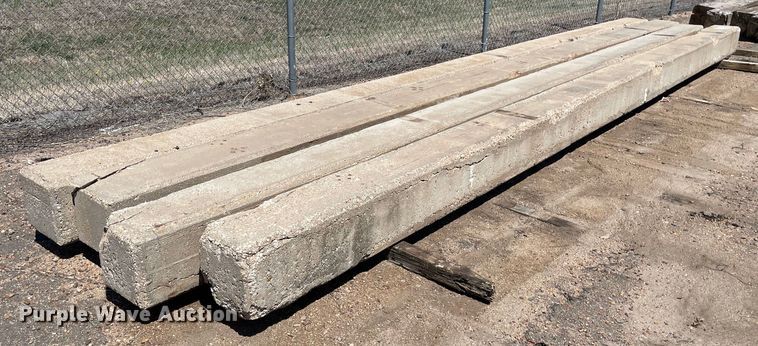 (4) concrete pilings - DK7388