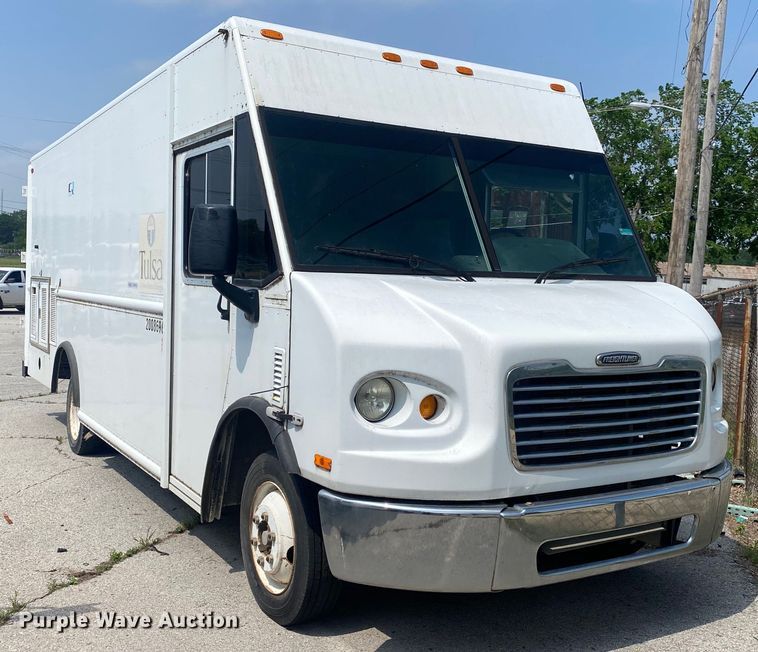 2008 Freightliner MT45  delivery truck - DP3099