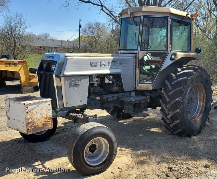 White Field Boss 2-85  tractor - JO9108