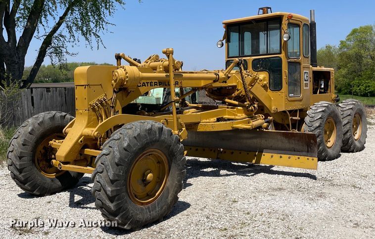 1968 Caterpillar 12F  rigid frame motor grader - LJ9639