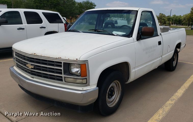 1992 Chevrolet Silverado C1500  pickup truck - LT9728