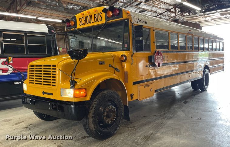 1999 International 3800  school bus - LY9591