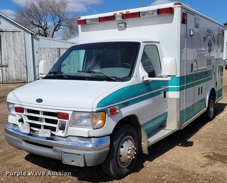 2000 Ford E-450 Super Duty  ambulance - ML9299