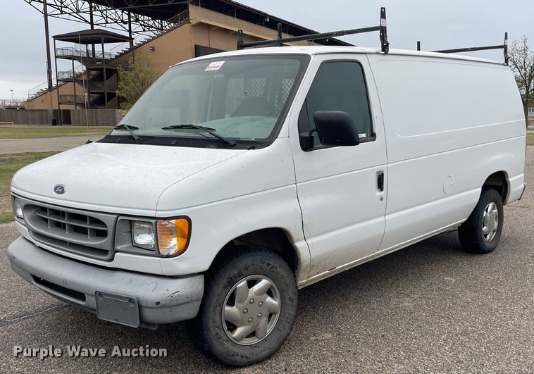 2000 Ford Econoline E150  van - MS9684