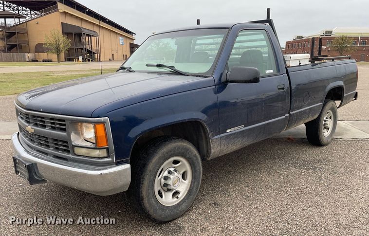 2000 Chevrolet C2500  pickup truck - MS9685