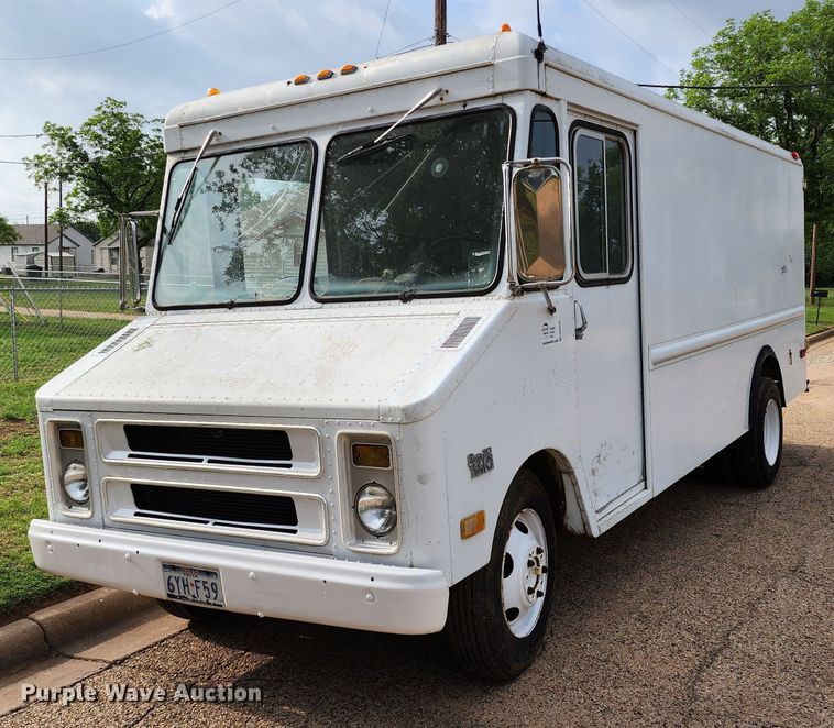 1977 Chevrolet P30  delivery truck - DK6508