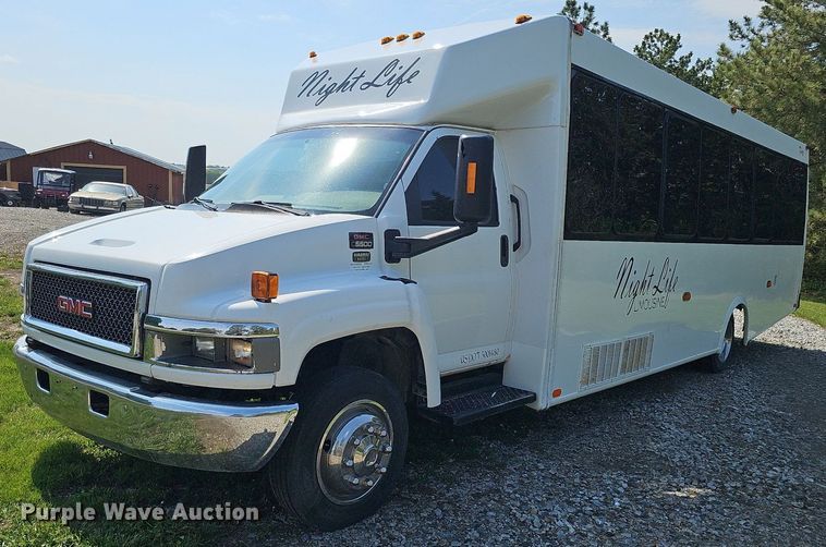 2006 GMC C5500  party bus - DO4390