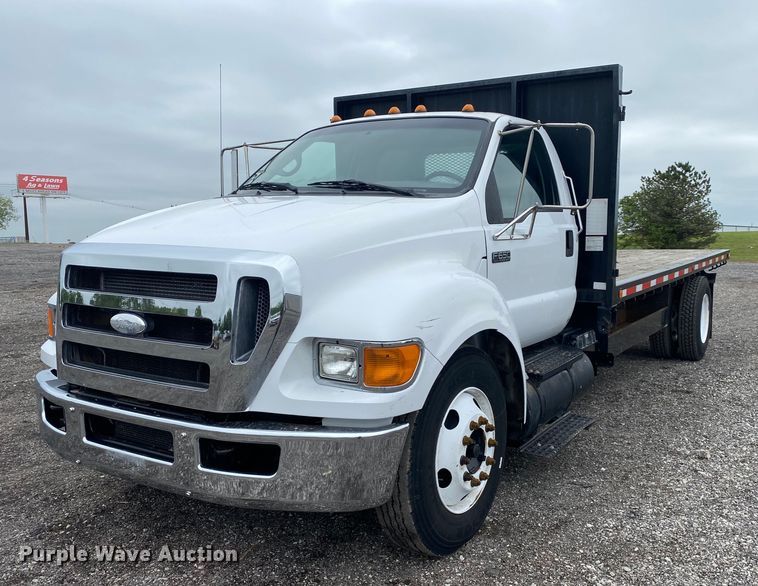 2008 Ford F650 Super Duty XLT  flatbed truck - KB9439