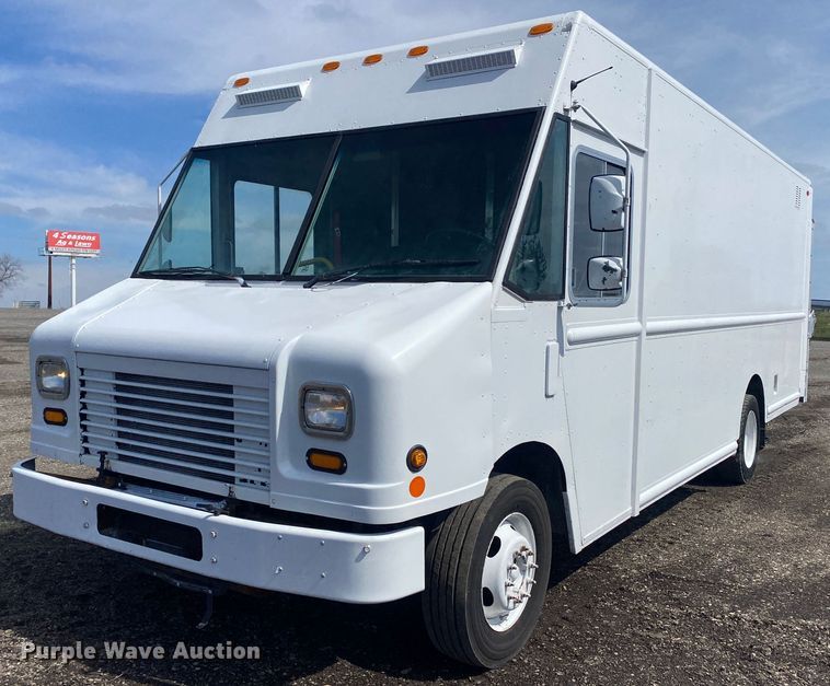 2012 Ford F59  delivery van - KB9558