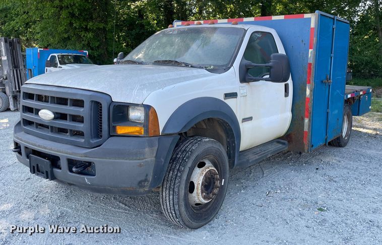 2007 Ford F550 Super Duty XL  flatbed truck - LJ9665