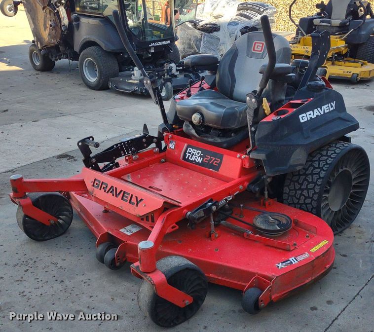 Gravely Pro Turn 272  ZTR lawn mower - LL9104