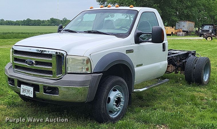 2005 Ford F550 Super Duty XL  truck cab and chassis - LR9243