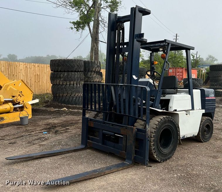 2012 Komatsu FD45T2  forklift - MF9933