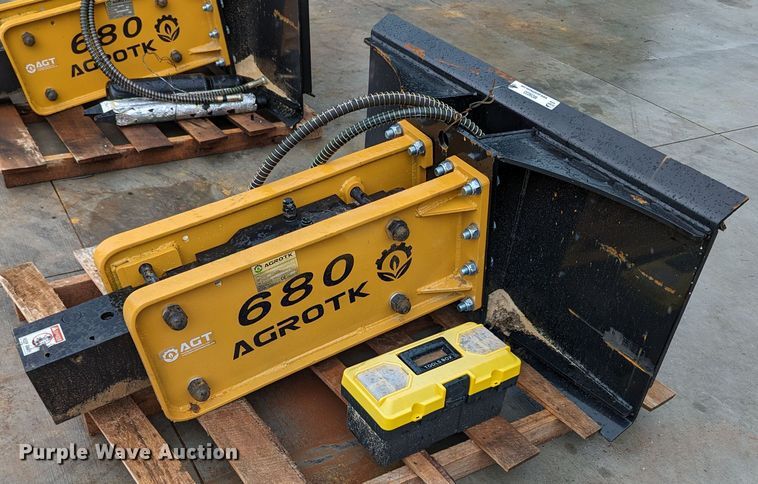 2023 Agrotk 680  skid steer breaker - MO9033