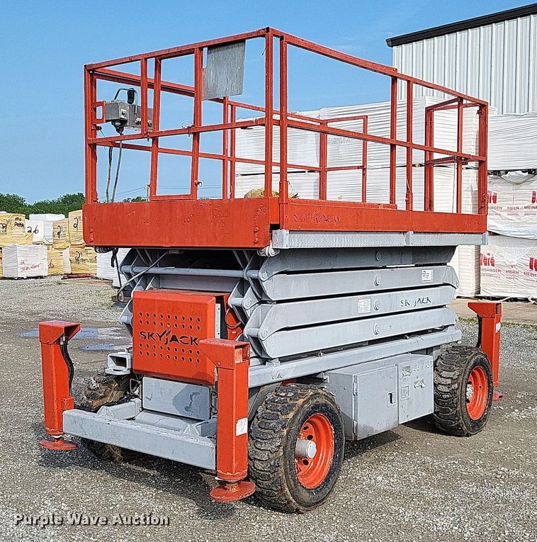 2007 Skyjack SJ7135  scissor lift - DO3657