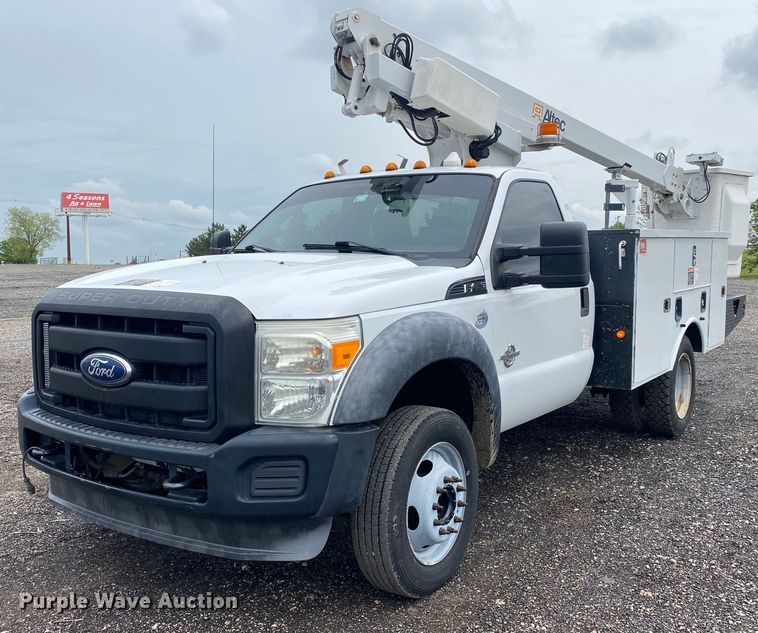 2011 Ford F450 Super Duty  bucket truck - KB9452
