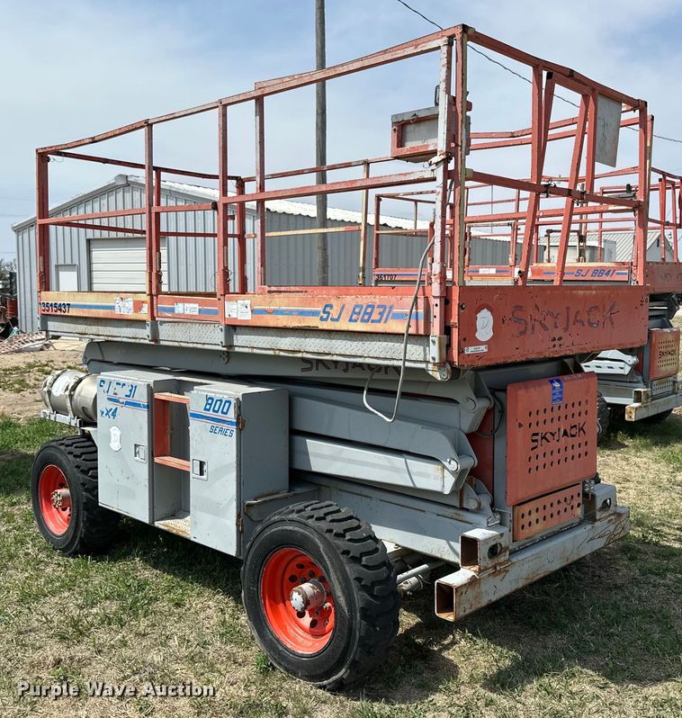 1998 Skyjack SJ8831  scissor lift - KL9147