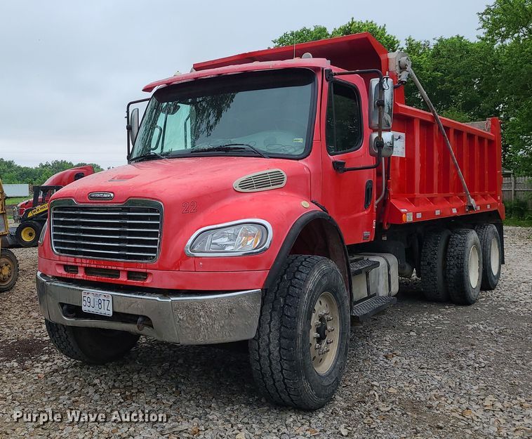 2007 Freightliner Business Class M2  dump truck - LE9061