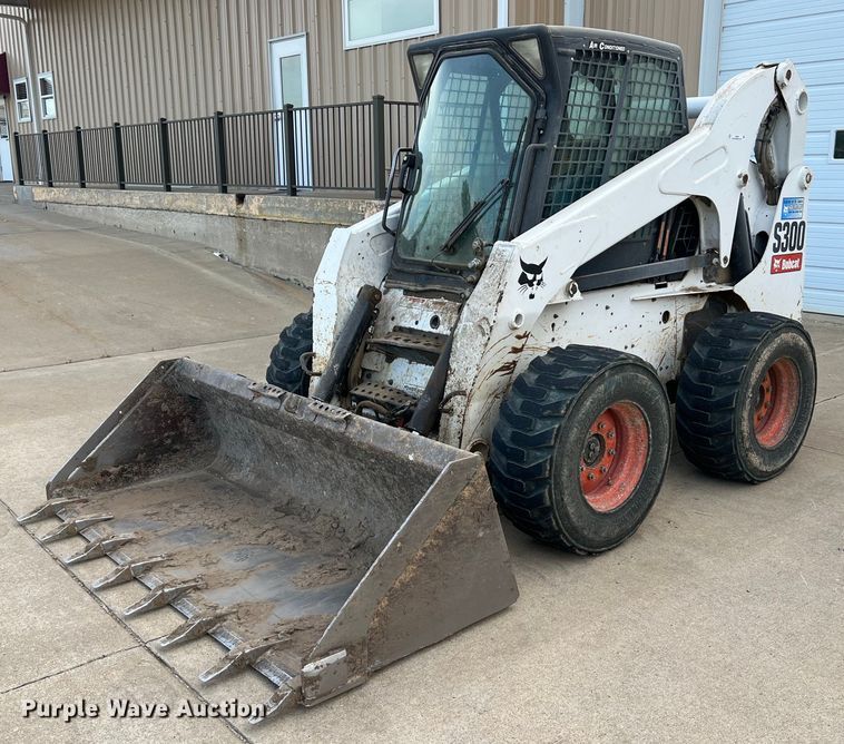 2007 Bobcat S300  skid steer loader - LI9694