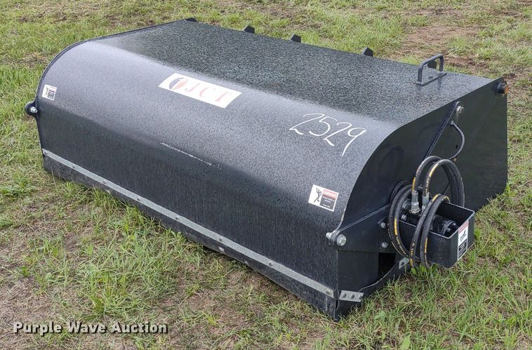JCT  72&quot;W skid steer sweeper - LL9127