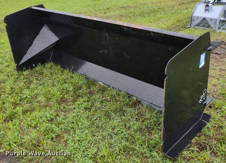 KC  8'W skid steer snow pusher - LL9137