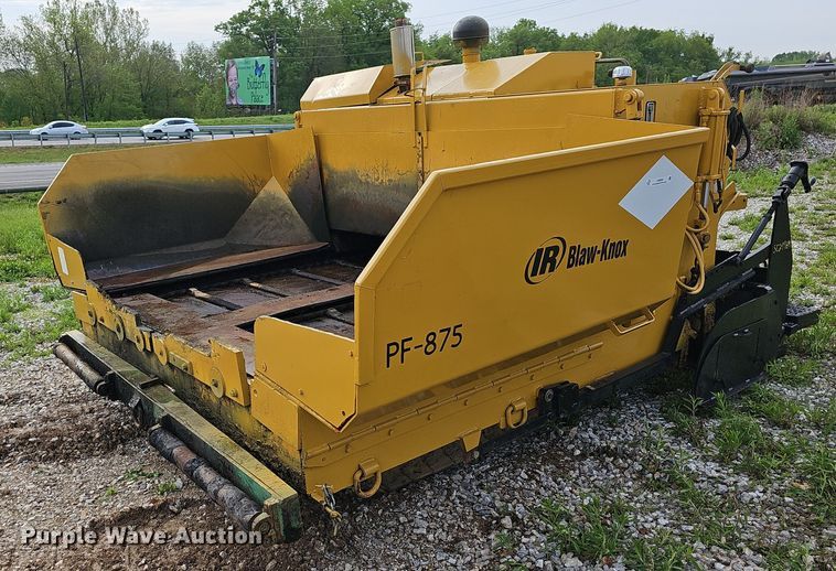 2001 Blaw-Knox PF-875  paver - LW9580