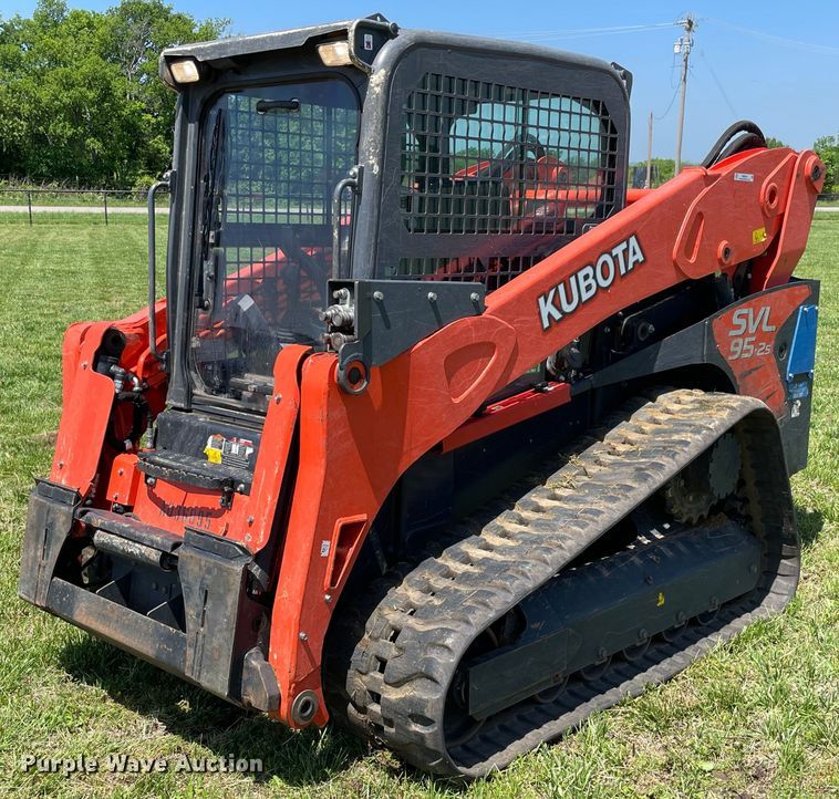 2020 Kubota SVL95-2S  tracked skid steer loader - MR9044
