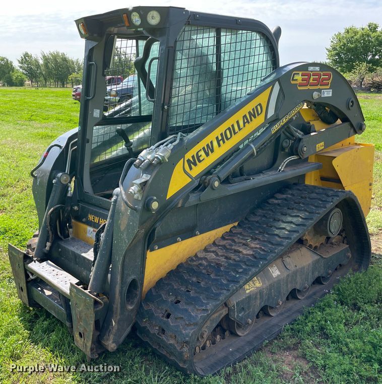 2020 New Holland C332  tracked skid steer loader - MR9050