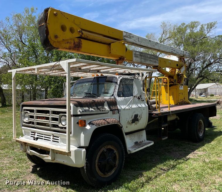 1987 GMC C7000  bucket truck - MS9753