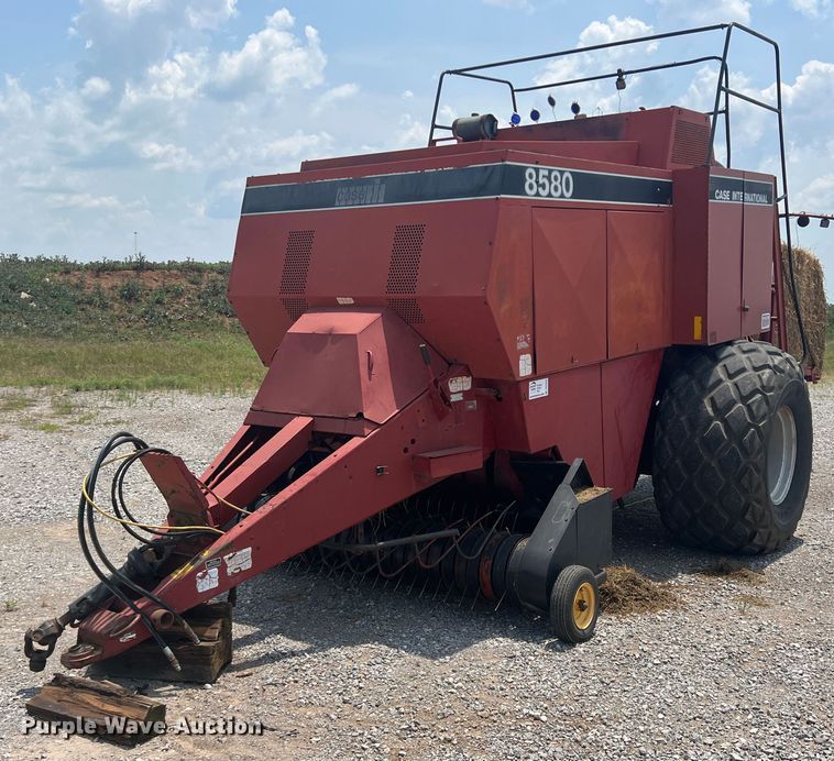 1989 Case 8580  large square baler - DN3022