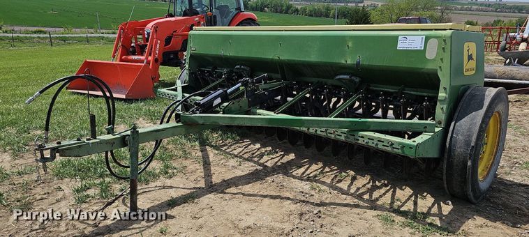 John Deere 8350  grain drill - DO4386