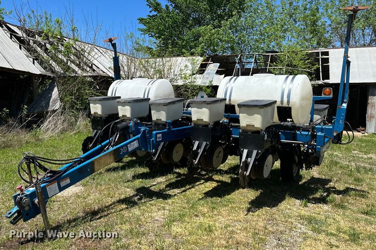 Kinze 3000  split row no-till planter - DO4940