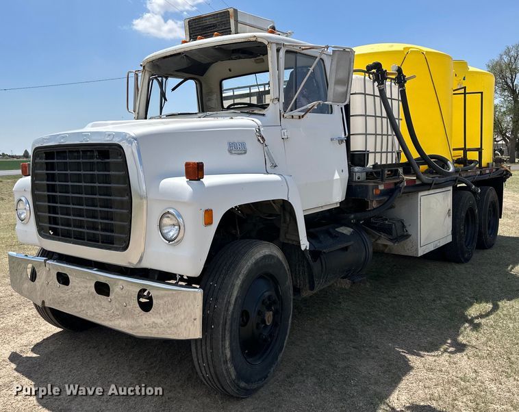 1973 Ford 9000  tank truck - JJ9939