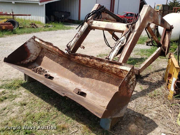 Great Bend 890  loader - LT9758