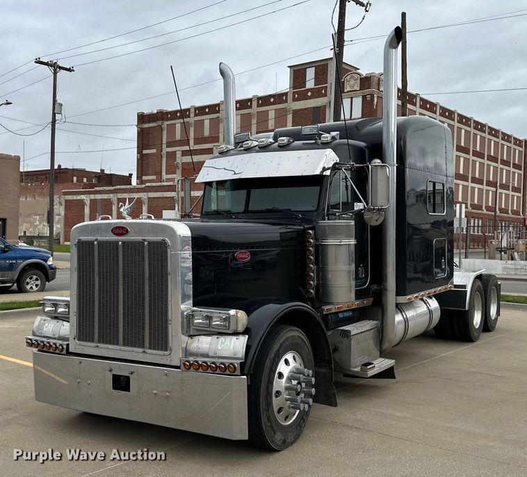 2004 Peterbilt 379  semi truck - DO4965