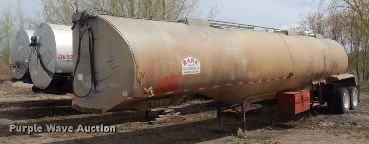 1955 Butler  tank trailer - DQ7315