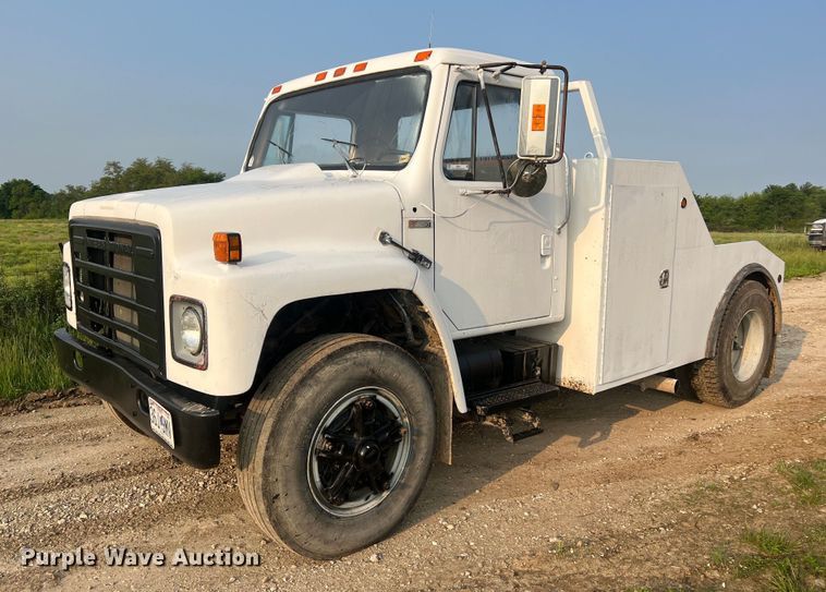 1983 International 1754  flatbed truck - II9021