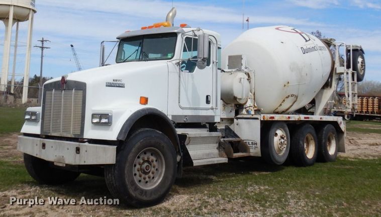 2009 Kenworth W900  ready mix truck - KU9952