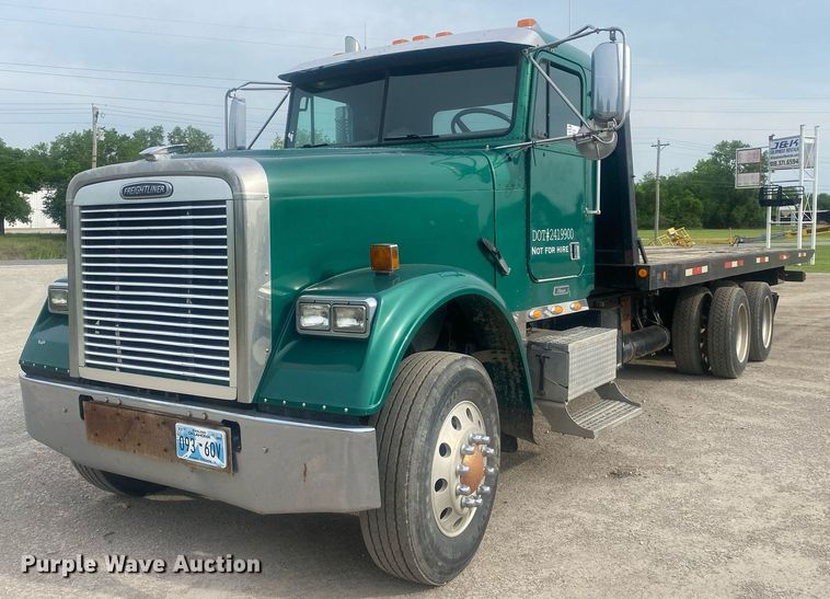 2007 Freightliner Classic 120  rollback truck - DL7219