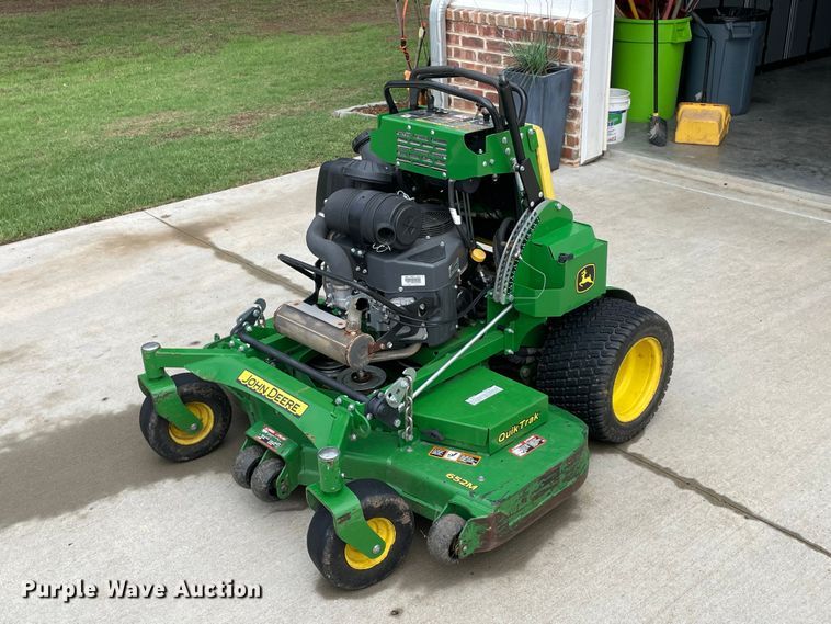 2018 John Deere 652M  ZTR lawn mower - DM0251