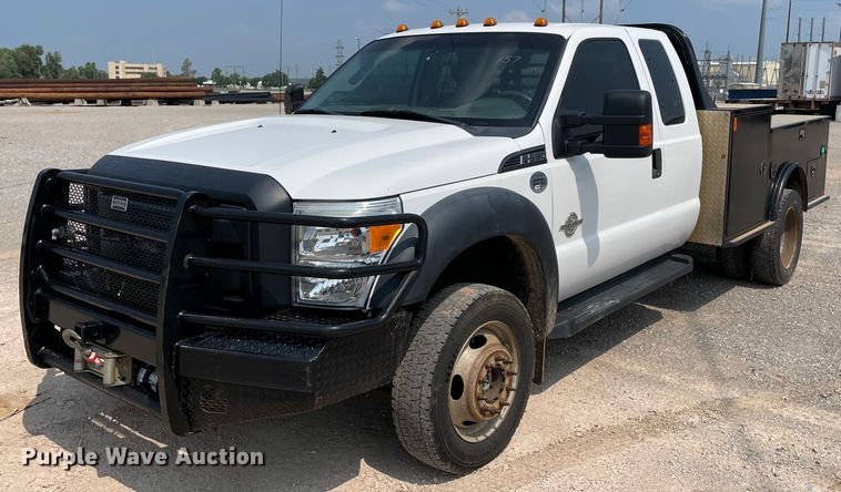 2016 Ford F550  SuperCab flatbed truck - DM0256