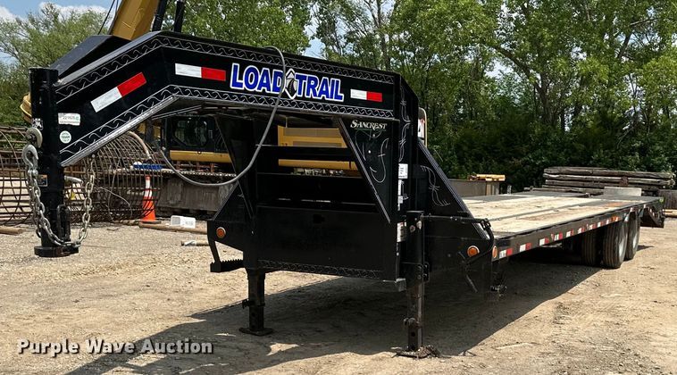 2021 Load Trail  equipment trailer - DO5017