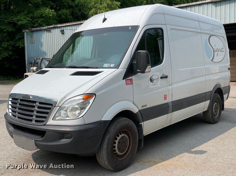 2008 Freightliner Sprinter 2500  van - LJ9714