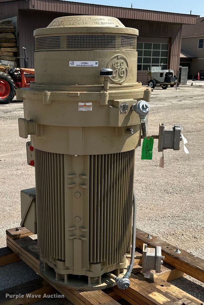 GE Industrial  electric motor - LP9962